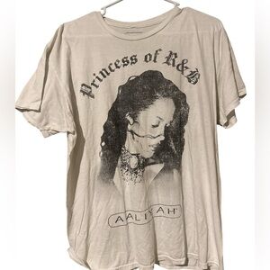 Aaliyah Graphic Tee Men's Large